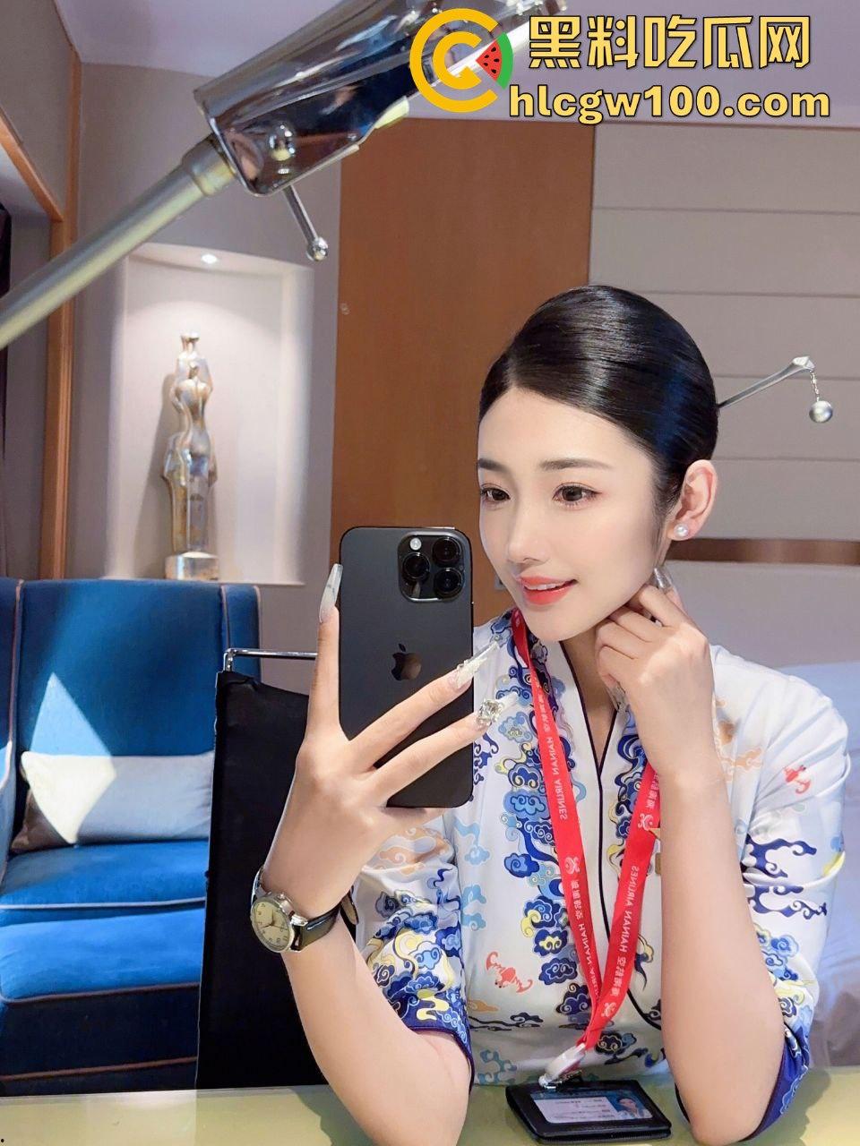 上海恋足癖老哥包养空姐只为玩脚，骚气空姐美脚喂蛋糕，老哥不日逼只玩脚，难言之瘾让人看傻！-1