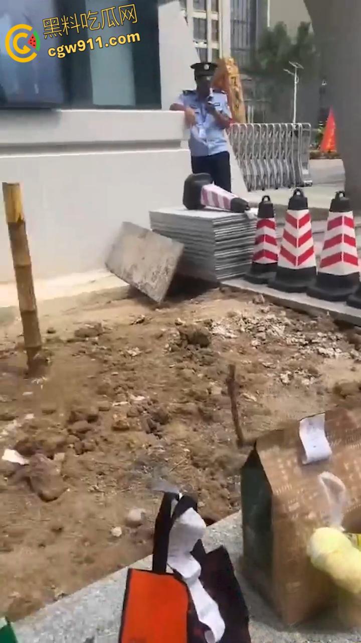 你的外卖正在被攻击，广西北海艺术设计学院惊现外卖杀手！监控拍下肥胖女贼连续偷餐，还专挑贵的真可耻！-7