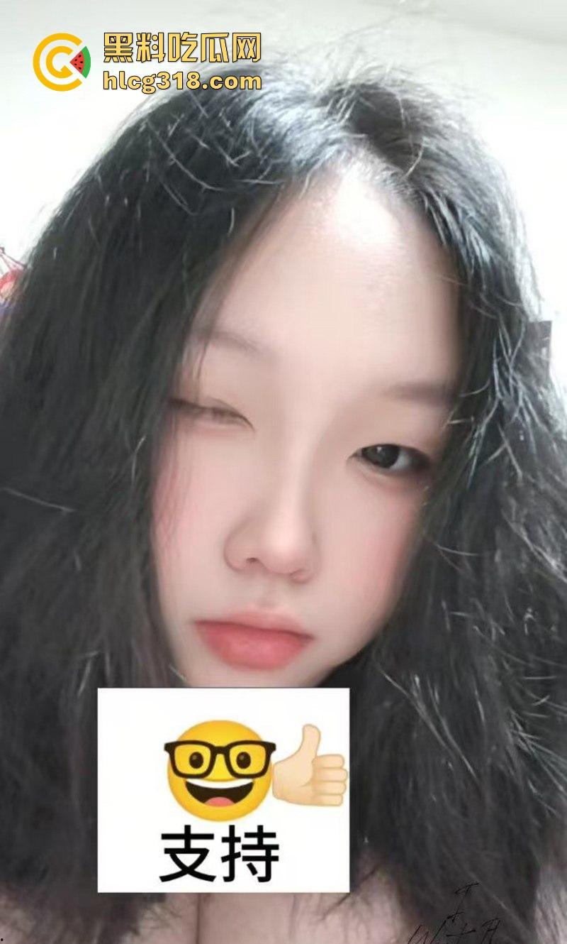 浙江金华韩小骚货【林依依】抖音【超想吃芋泥诶】自慰视频曝光，童颜巨乳自慰骚穴白浆拉丝极为骚浪！-3