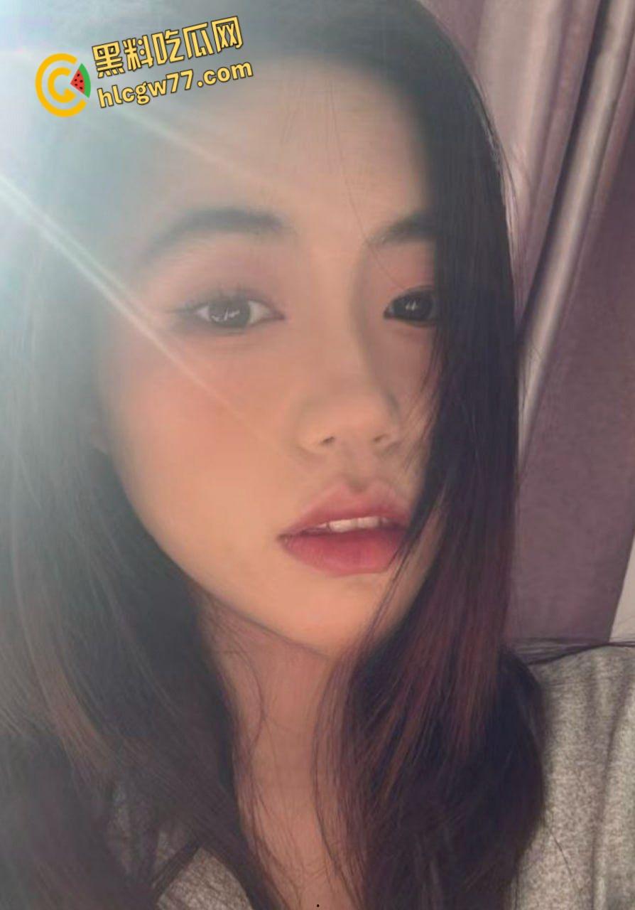 南京财务【陈琳】反差私拍曝光！豪乳翘臀情趣诱惑，骚浪姿势掀翻全网！-1