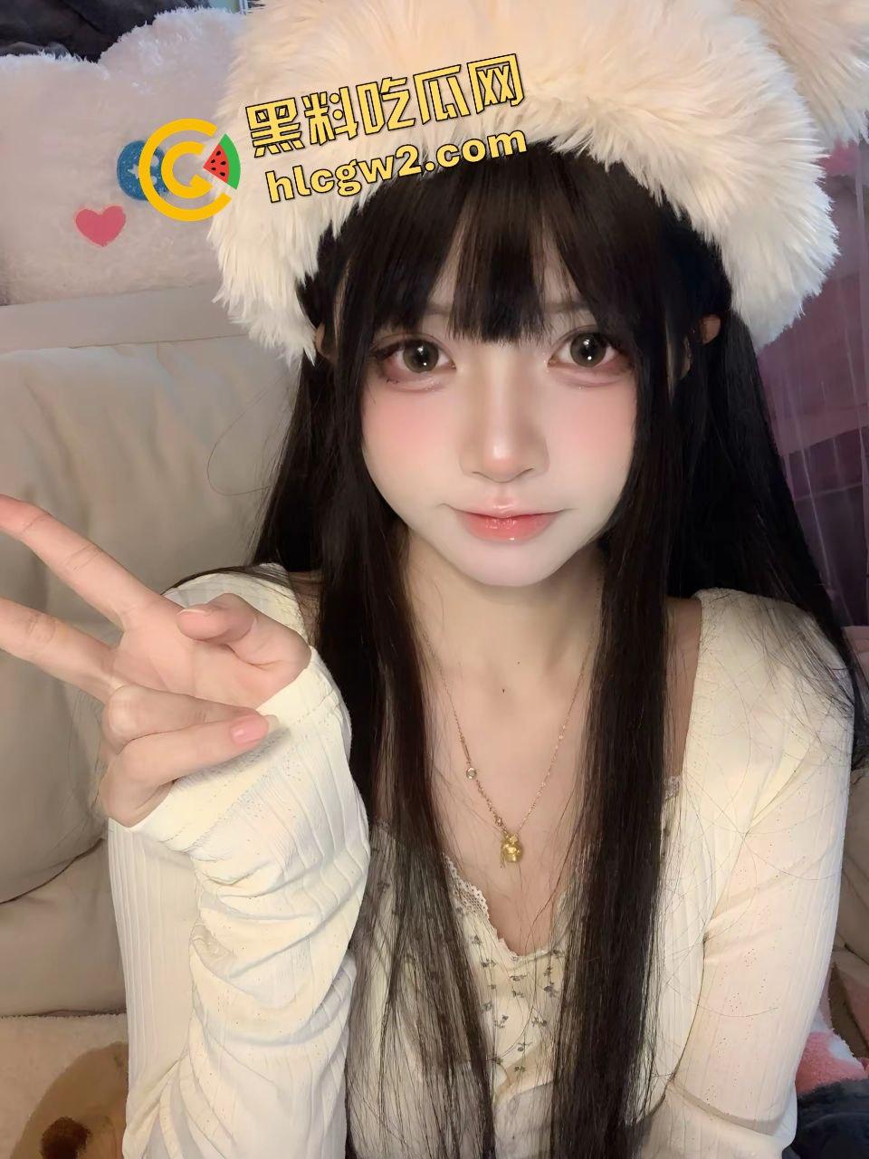 抖音 广西艺术学院双马尾少萝嫩妹『郭细菌』与金爸主题酒店跪式后入爆操！独家曝光！-3