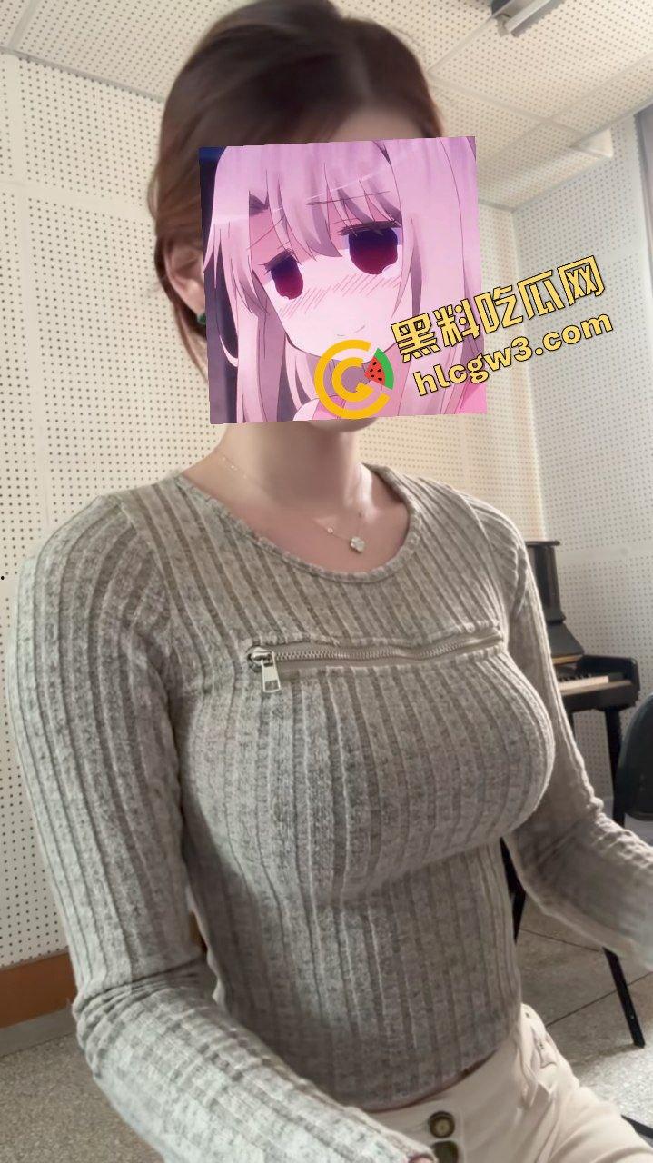 赣州幼儿师范36E豪乳反差大学妹『徐燕姿』约炮单男小哥 淫荡神情上位晃奶！原创独家曝光！-5