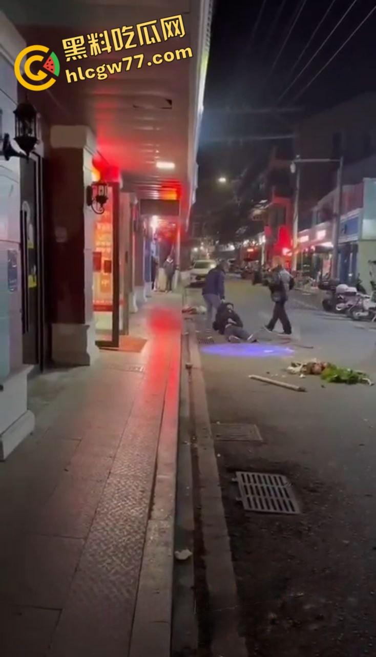 生怕他不死 下这么重的手！浙江省温州市文成县一青年用陶瓷花盆桌子等猛砸另一名青年头部 意图杀人-7