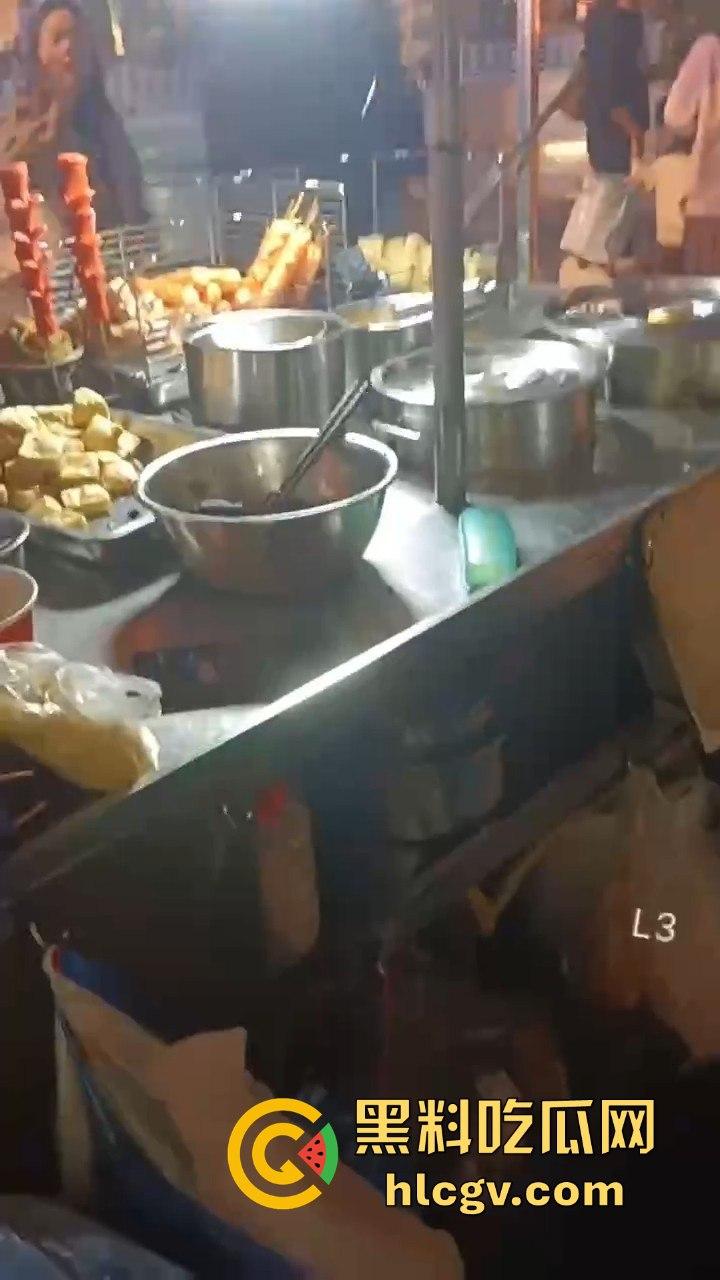湖南长沙路边摊臭豆腐制作全过程曝光！网友现场考察直呼太惊人！-9