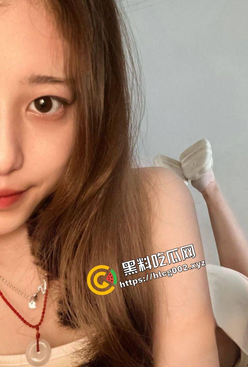 四川乐山师范学院美女『王静静』跟男友做爱还要边打麻将 一边享受游戏激情一边享受性爱快感！-6