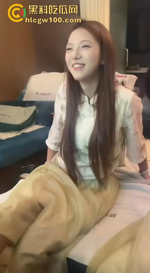 抖音鑫麟阁新娘技师『莉莉安』跪舔视频流出，白月光成屌下玩物，深情吃鸡巴被拍，全网独家曝光！-15