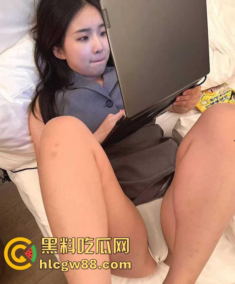 中国传媒大学【白洁】研究生情侣性爱视频曝光 各种舔屌卖骚 无套做爱中出 反差感爆棚！-3