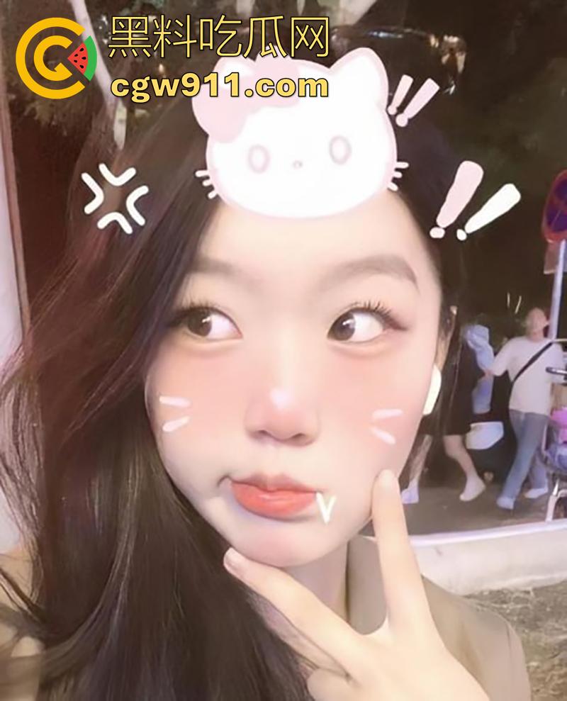 安徽职业学院老师【刘庆玲】，已婚骚妇却有着少女脸，风骚教师兼职卖肉，反差感拉满，穿制服遭金主爆操中出！-1