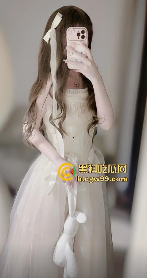 舔狗的梦炮友的床，抖音骚婊『绵绵小蛋糕』绿了兄弟，自己在床上被人操得高潮不断爽的翻白眼！独家曝光！-7