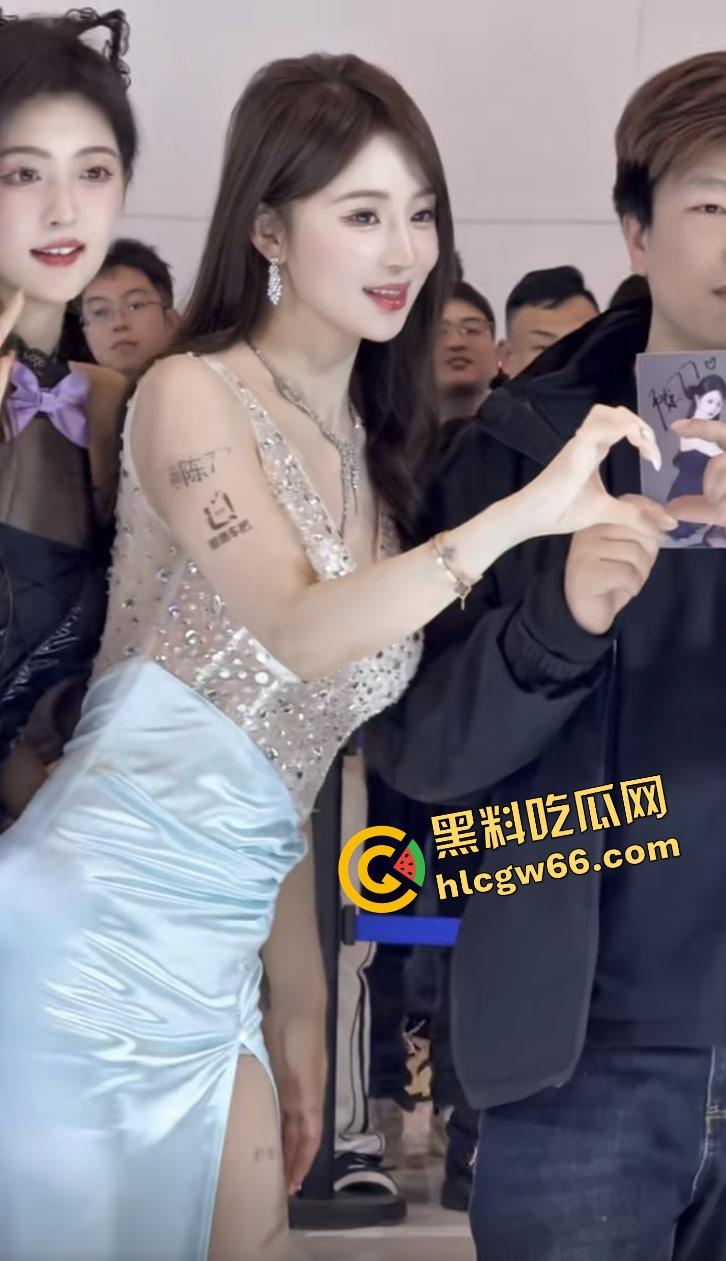 车模『陈77』苏州参展被改装圈大佬带走猛蹬一夜，身材顶得离谱，腿太长了操起来都得站着！-14