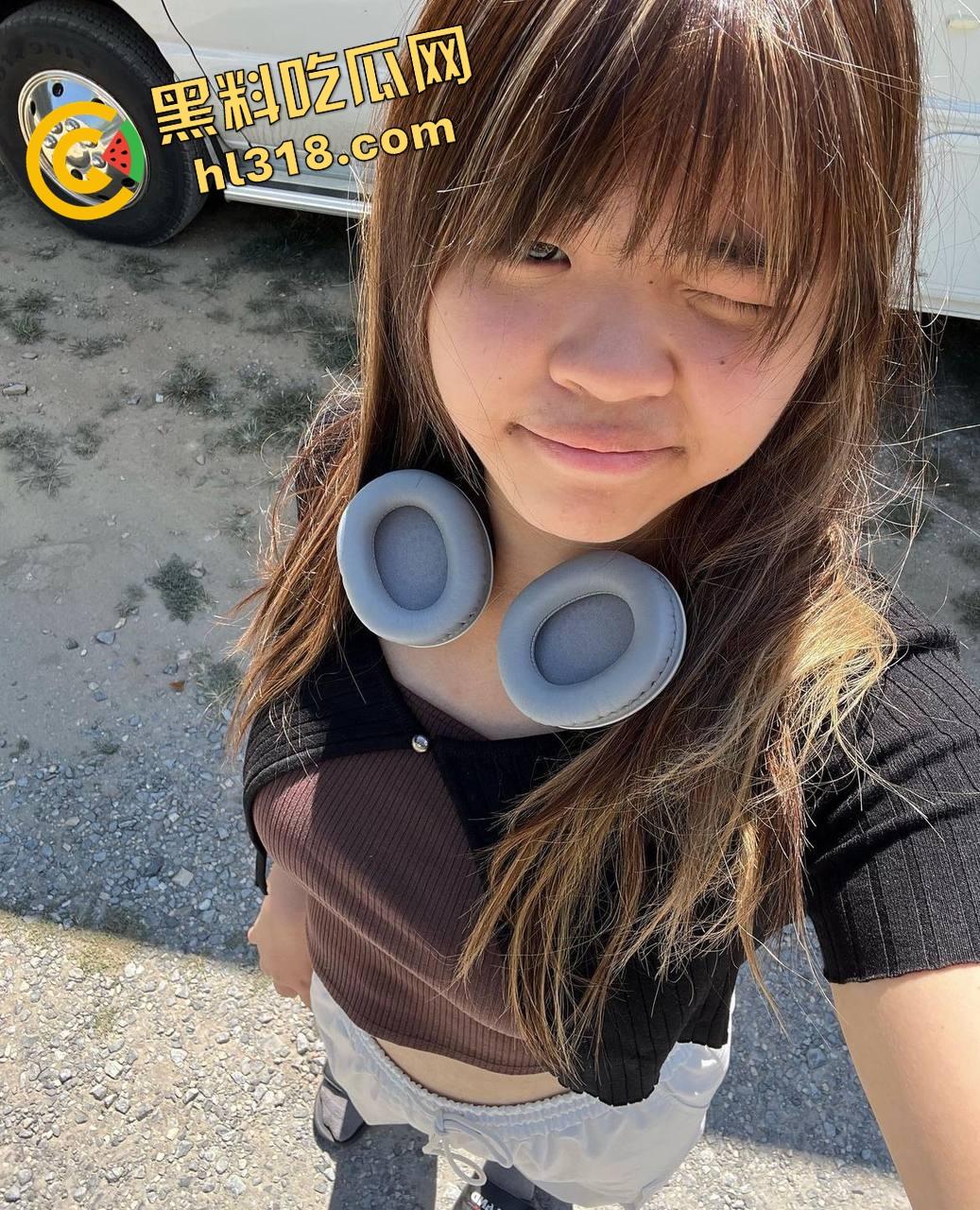 烟台狠女大战小三，上来一鞭腿、锁喉薅头发，正宫暴力值直接拉满，小三当场认怂！-2