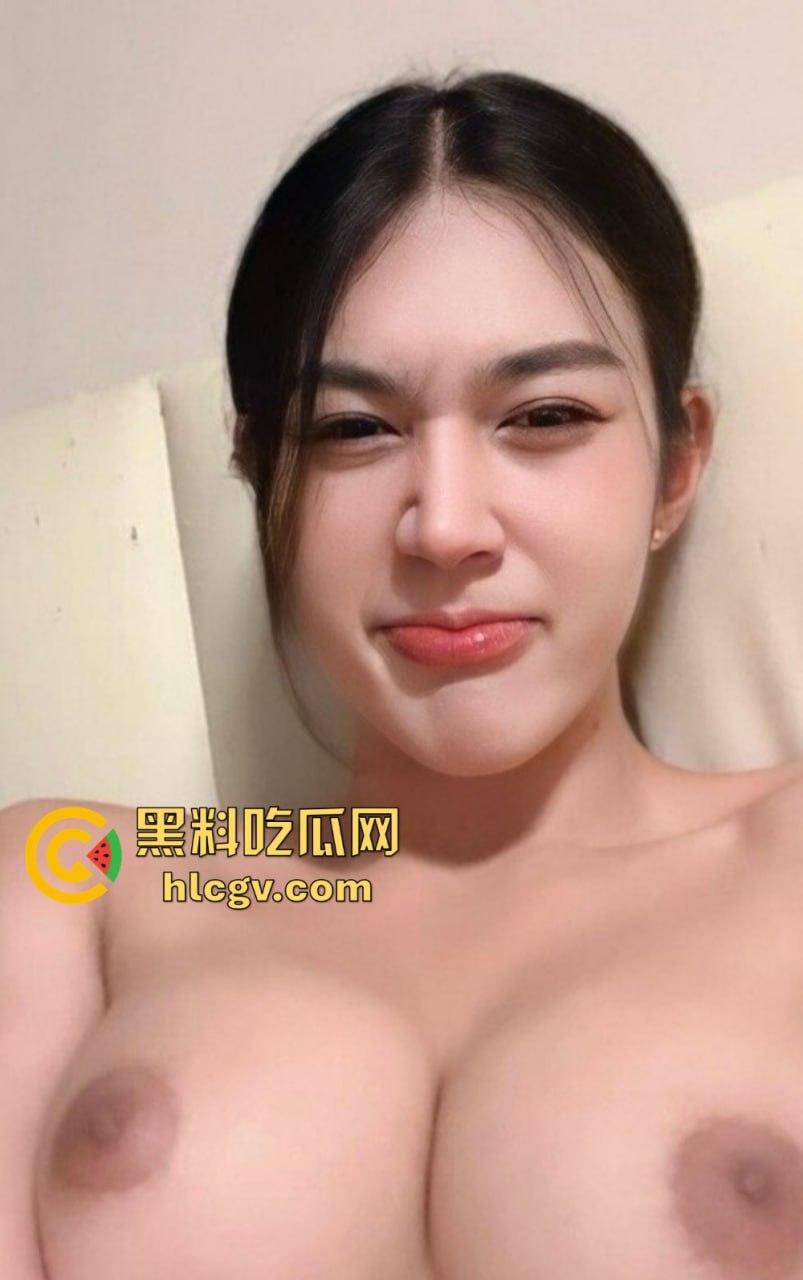 OnlyFans泰国极品骚货【JannieX】十月写真流出！大奶白嫩，吃鸡巴的样子简直骚得不行！-7