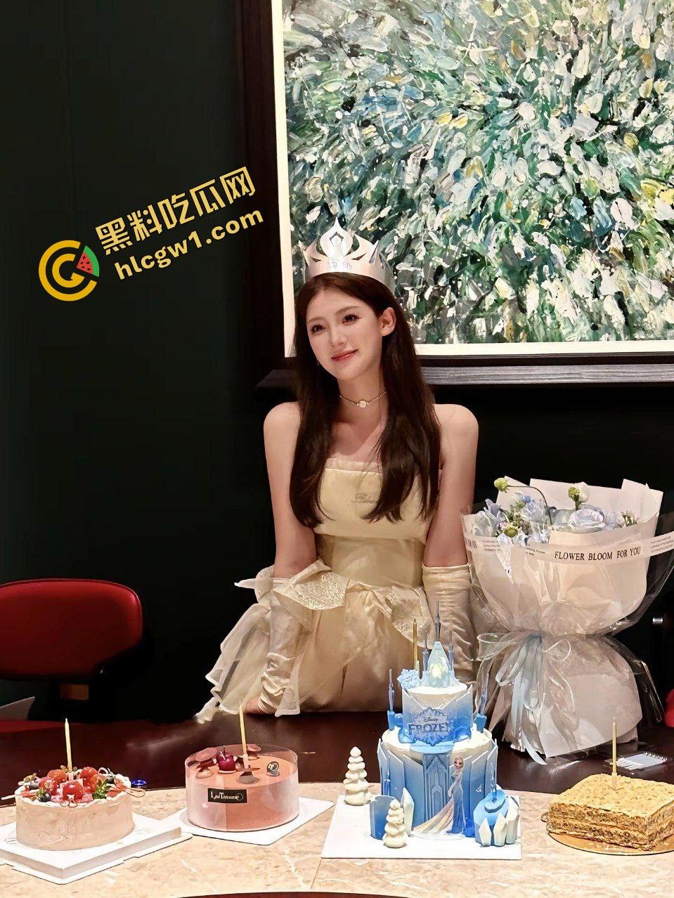 抖音时尚女博主大网红『汤圆超可爱呀』富家小姐也会有欲望 女上位全裸榨精 独家曝光！-4