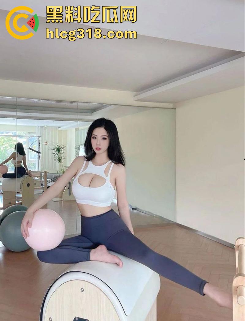 长腿巨乳职业骚鸡【许萌萌】山东女健身教练 长期各种约炮学员，只要买课就能随便操！-2