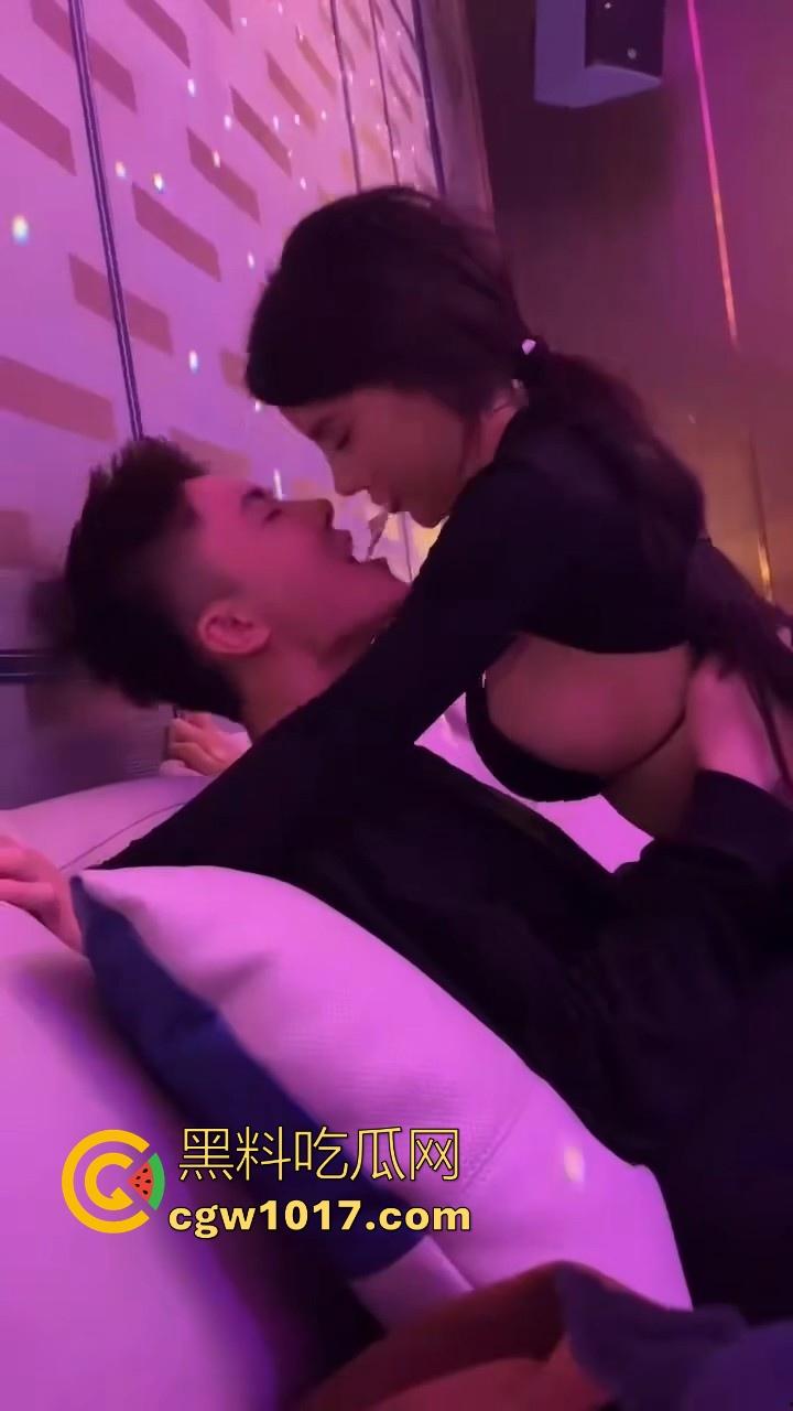 我是真的恨你们这些有钱人啊！吃好喝好操尤物，各种极品身材身上骑，骚逼一天一换，各种女神反差淫荡一面展示在目前！-3