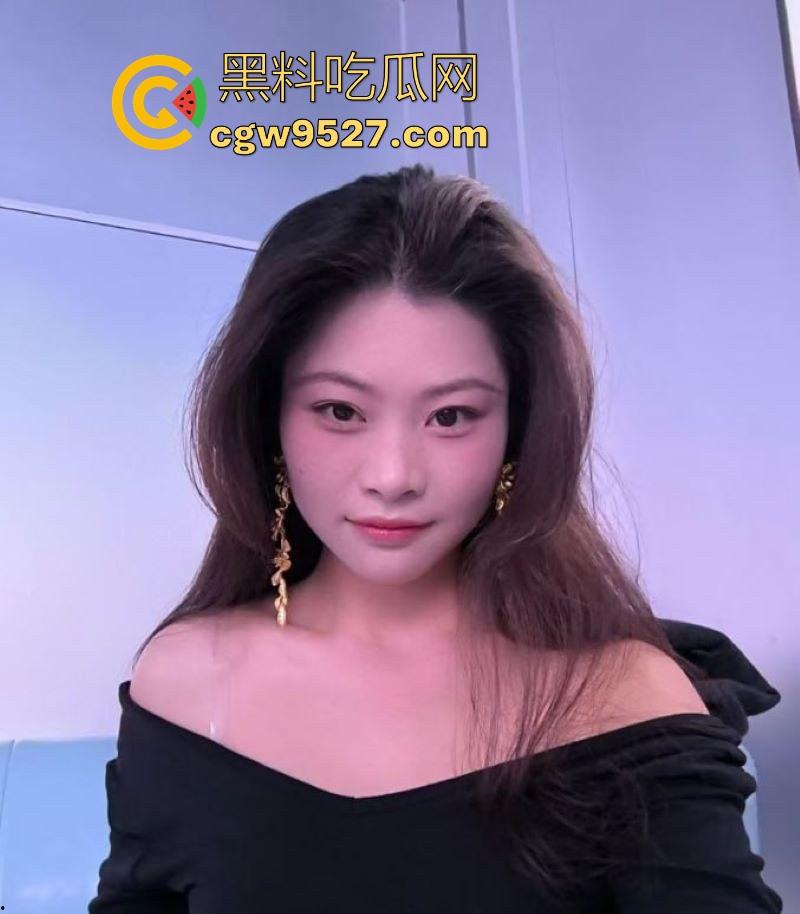 山东大学微胖尤物【李子奇】性爱视频曝光，高挑身材C杯黑丝，妖艳诱惑，淫乱生活震惊全网！-1