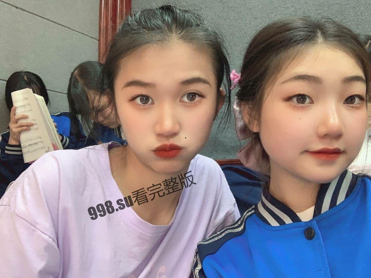 精品反差 长相甜美的大二舞蹈生也只是主人的精盆罢了 舔足毒龙样样精通-1