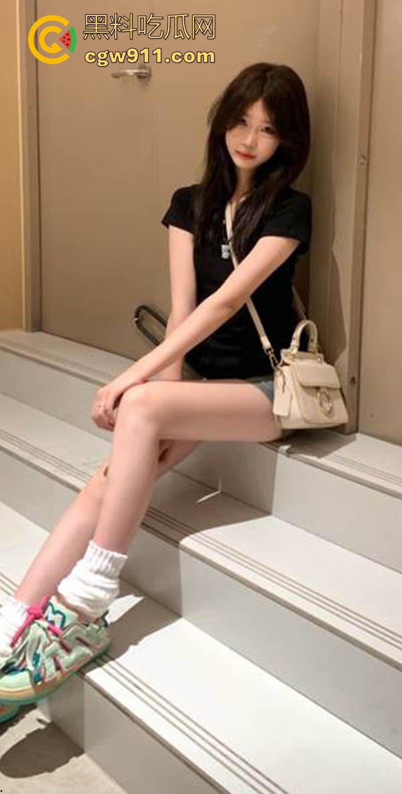 江西工商学院极品学妹【池彦佳】约炮视频曝光，交友不慎约炮渣男无情曝光，深喉口交打桩后入 画面火辣到炸！-2