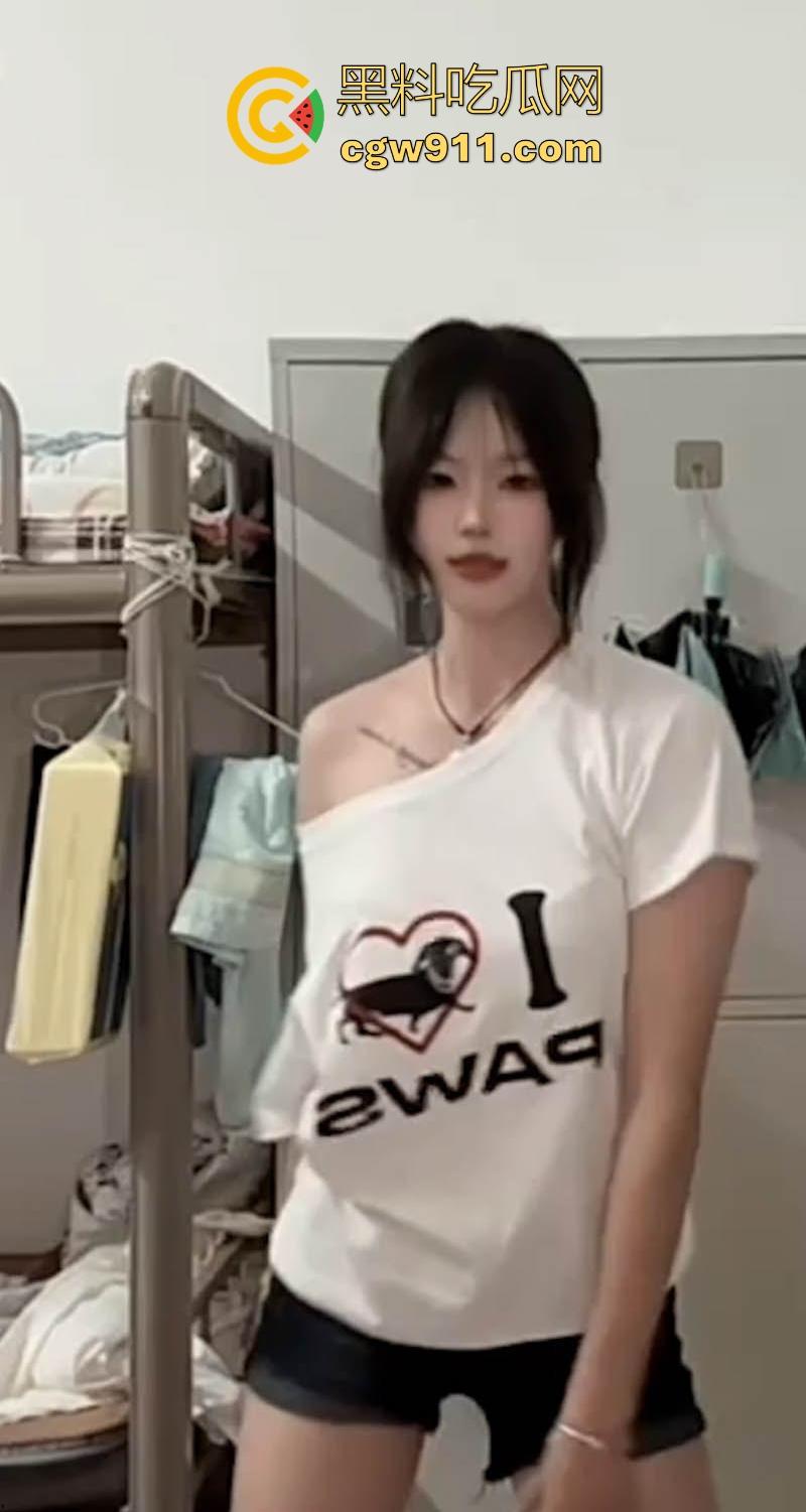 江西工商学院极品学妹【池彦佳】约炮视频曝光，交友不慎约炮渣男无情曝光，深喉口交打桩后入 画面火辣到炸！-3