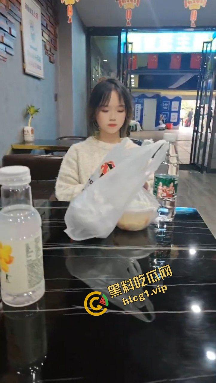 瓜友真实投稿曝光！青海西宁学生嫩妹『林颖』生理期一过就到处约炮 毛都没长齐！-3